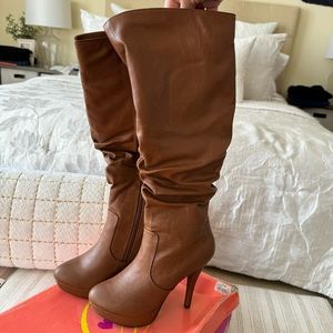 NEW A’Gaci Cognac/Tan High Heels Under the Knee Boots Size 7